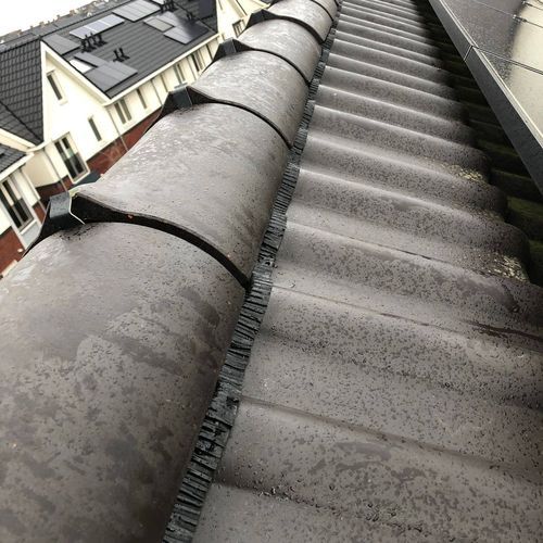 De diensten van dakspecialist in Voorthuizen Nieuwe laag bitumen